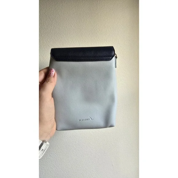 Raven + Lily Light Blue Mini Bag American Airlines Exclusive Small Purse Pouch - Picture 2 of 3